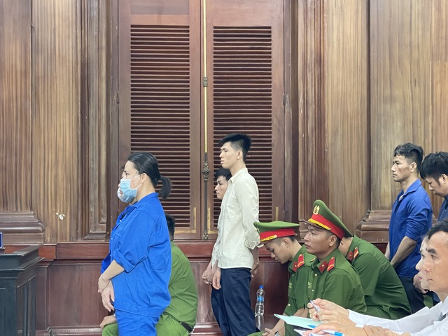 TP HCM: Xét xử đường dây trộn "bột OK", "đông trùng", cà phê, hương liệu thành chất chết người - Ảnh 1.