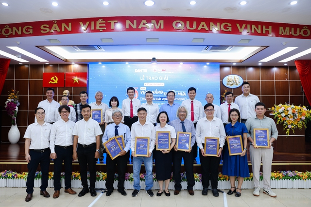 Trao giải cuộc thi ảnh "50 năm vượt nắng thắng mưa"- Ảnh 2. Trao giải cuộc thi ảnh "50 năm vượt nắng thắng mưa"- Ảnh 2.