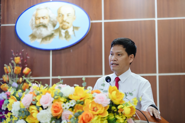 Trao giải cuộc thi ảnh "50 năm vượt nắng thắng mưa"- Ảnh 1. Trao giải cuộc thi ảnh "50 năm vượt nắng thắng mưa"- Ảnh 1.