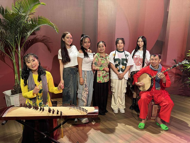 HTV Phát sóng "Đồng hành Giải Chuông vàng vọng cổ" lần thứ 20- Ảnh 1. HTV Phát sóng "Đồng hành Giải Chuông vàng vọng cổ" lần thứ 20- Ảnh 1.