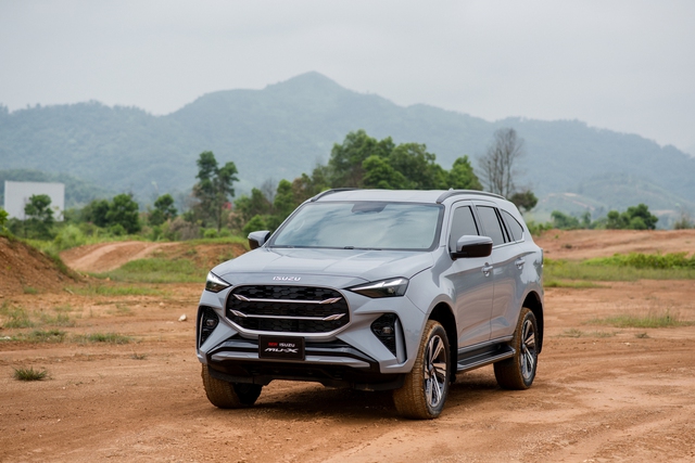 Isuzu mu-X 2025 "trình làng", giá cao nhất gần 1,27 tỉ đồng- Ảnh 3. Isuzu mu-X 2025 "trình làng", giá cao nhất gần 1,27 tỉ đồng- Ảnh 3.