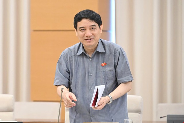 Cấm giáo viên dạy thêm học sinh chính khoá, Bộ trưởng Nguyễn Kim Sơn nêu lý do- Ảnh 1.