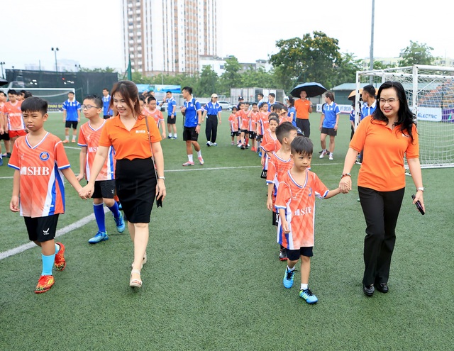 Chương trình đào tạo bóng đá trẻ SHB FC Academy - Món quà ý nghĩa cho thiếu nhi- Ảnh 3. Chương trình đào tạo bóng đá trẻ SHB FC Academy - Món quà ý nghĩa cho thiếu nhi- Ảnh 3.