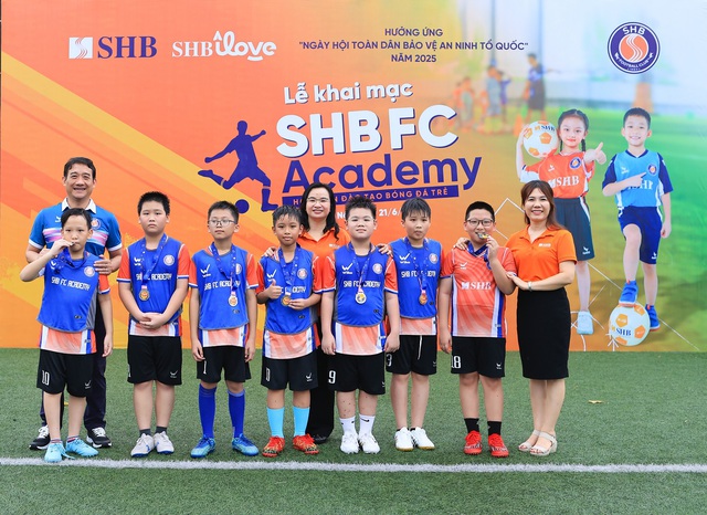 Chương trình đào tạo bóng đá trẻ SHB FC Academy - Món quà ý nghĩa cho thiếu nhi- Ảnh 4. Chương trình đào tạo bóng đá trẻ SHB FC Academy - Món quà ý nghĩa cho thiếu nhi- Ảnh 4.