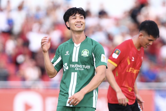 Công Phượng vào đội hình tiêu biểu dù chưa thể giúp Bình Phước lên V-League- Ảnh 1. Công Phượng vào đội hình tiêu biểu dù chưa thể giúp Bình Phước lên V-League- Ảnh 1.