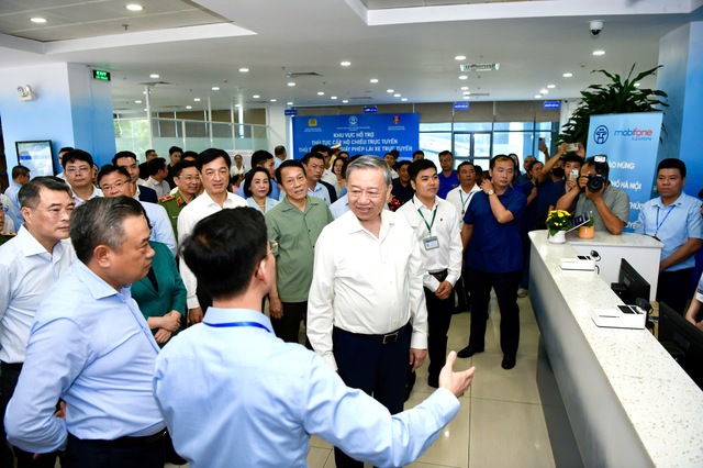Hình ảnh Tổng Bí thư Tô Lâm kiểm tra hoạt động của chính quyền địa phương 2 cấp - Ảnh 3.