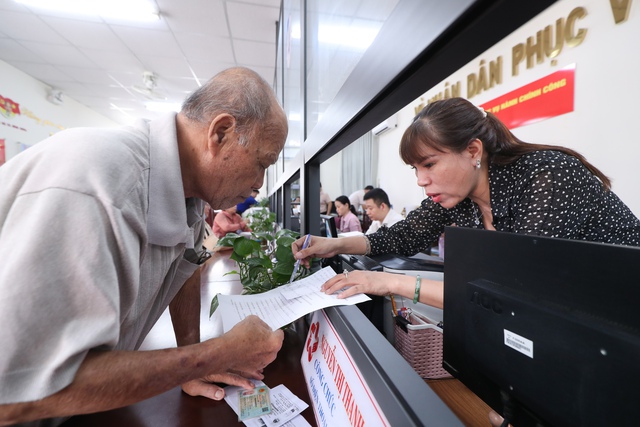 TP HCM siết kỷ luật công vụ và kiểm tra công vụ cán bộ cửa quyền - Ảnh 1. TP HCM siết kỷ luật công vụ và kiểm tra công vụ cán bộ cửa quyền - Ảnh 1.