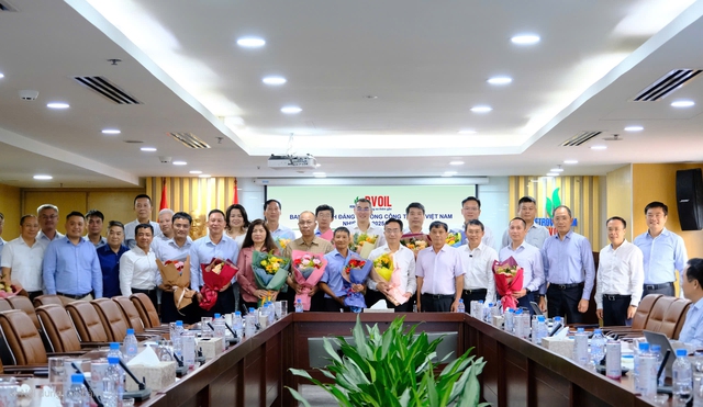 PVOIL sơ kết công tác 6 tháng đầu năm 2025- Ảnh 4. PVOIL sơ kết công tác 6 tháng đầu năm 2025- Ảnh 4.