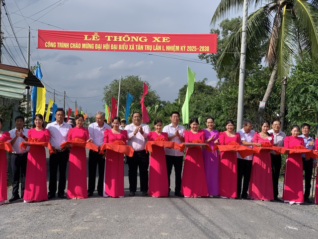 Tây Ninh: Thông xe tuyến đường gần 40 tỉ đồng kết nối dự án đường Tỉnh 827E- Ảnh 1.