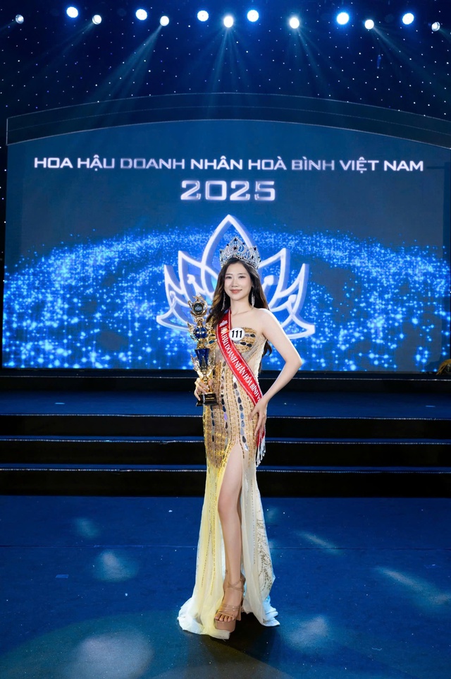 Hai chị em ruột giành ngôi Hoa hậu, Á hậu- Ảnh 1.
