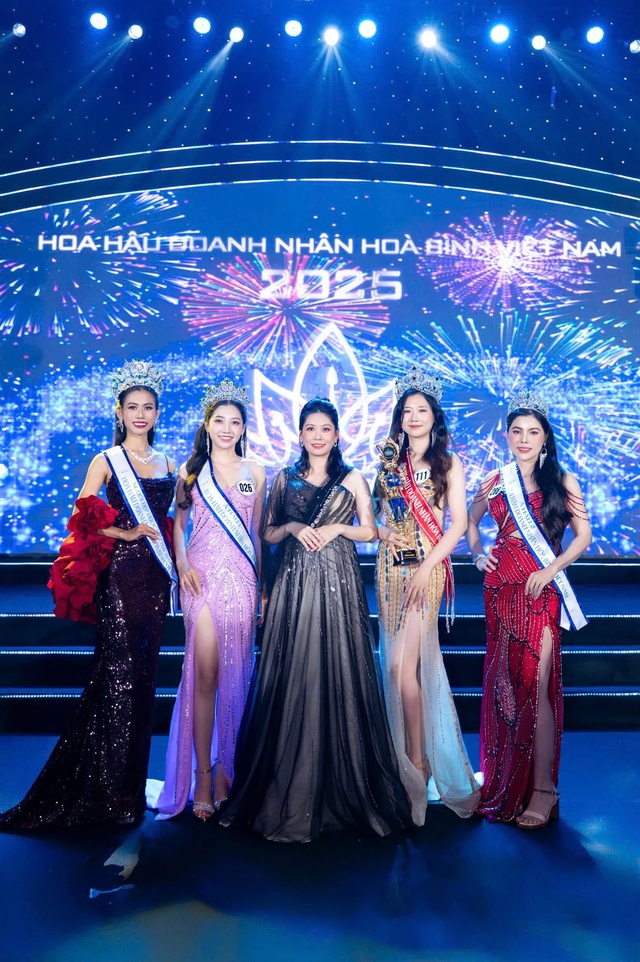 Hai chị em ruột giành ngôi Hoa hậu, Á hậu- Ảnh 4.