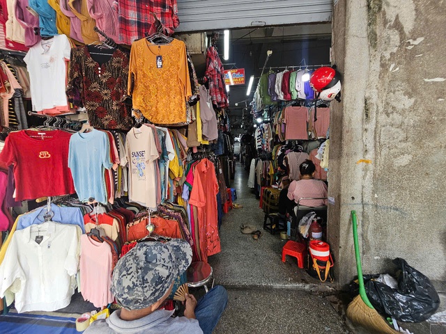 Tiểu thương TP HCM tạm nghỉ vì kinh doanh ế ẩm và quy định hóa đơn điện tử - Ảnh 2. Tiểu thương TP HCM tạm nghỉ vì kinh doanh ế ẩm và quy định hóa đơn điện tử - Ảnh 2.