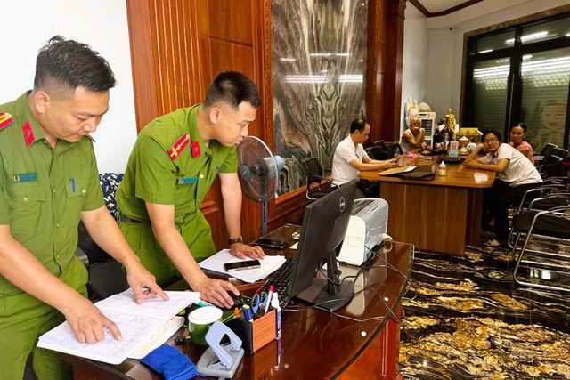 Công an Thanh Hóa thông tin khám nhà trùm giang hồ Ý "ẻng" - Ảnh 1.