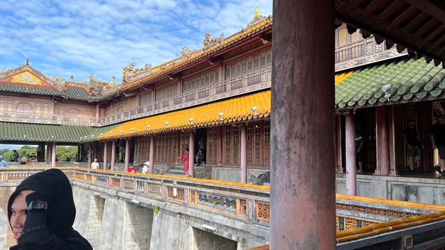 Huế chi hàng trăm triệu sơn lại lầu Ngũ Phụng Sau trùng tu - Ảnh 15. Huế chi hàng trăm triệu sơn lại lầu Ngũ Phụng Sau trùng tu - Ảnh 15.