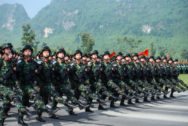 Ngắm xe tăng, tên lửa hợp luyện chuẩn bị cho diễu binh đại lễ 2-9 - Ảnh 22.
