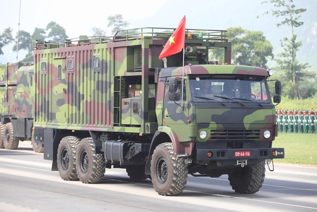 Ngắm xe tăng , tên lửa trong buổi hợp luyện diễu binh đại lễ 2 - 9 - Ảnh 7. Ngắm xe tăng , tên lửa trong buổi hợp luyện diễu binh đại lễ 2 - 9 - Ảnh 7.