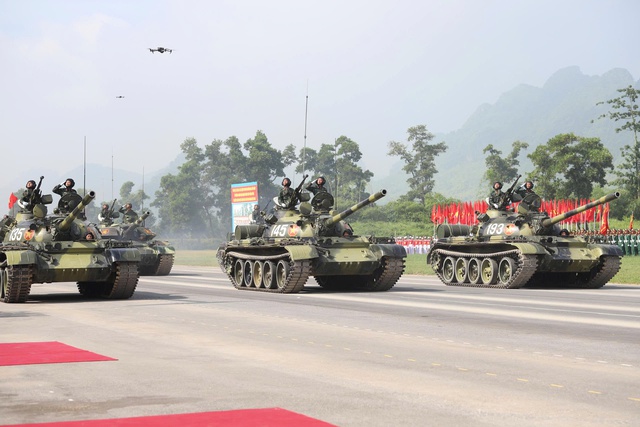 Ngắm xe tăng , tên lửa trong buổi hợp luyện diễu binh đại lễ 2 - 9 - Ảnh 3. Ngắm xe tăng , tên lửa trong buổi hợp luyện diễu binh đại lễ 2 - 9 - Ảnh 3.