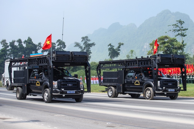 Ngắm xe tăng, tên lửa hợp luyện chuẩn bị cho diễu binh đại lễ 2-9 - Ảnh 21.
