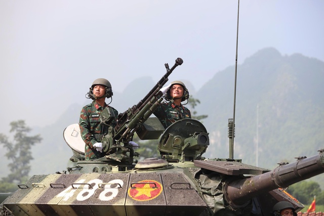 Ngắm xe tăng , tên lửa trong buổi hợp luyện diễu binh đại lễ 2 - 9 - Ảnh 4. Ngắm xe tăng , tên lửa trong buổi hợp luyện diễu binh đại lễ 2 - 9 - Ảnh 4.