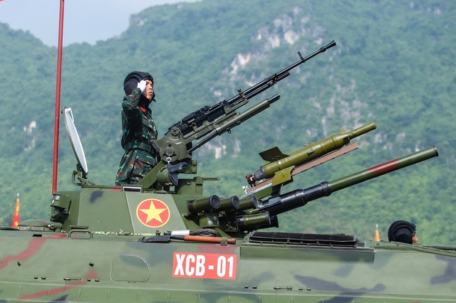 Ngắm xe tăng, tên lửa hợp luyện chuẩn bị cho diễu binh đại lễ 2-9 - Ảnh 4.