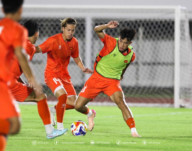 Giải U23 Đông Nam Á 2025: Nhiều bất ngờ ngày ra quân- Ảnh 1. Giải U23 Đông Nam Á 2025: Nhiều bất ngờ ngày ra quân- Ảnh 1.