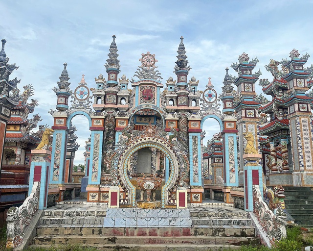 Đập chén bát xây lăng mộ: Chuyện thật ở ngôi làng khiến cả thế giới ngỡ ngàng- Ảnh 16. Đập chén bát xây lăng mộ: Chuyện thật ở ngôi làng khiến cả thế giới ngỡ ngàng- Ảnh 16.
