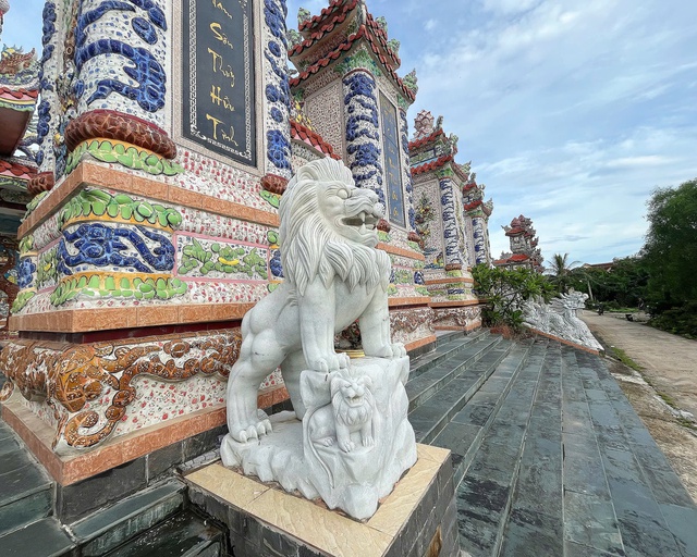Đập chén bát xây lăng mộ: Chuyện thật ở ngôi làng khiến cả thế giới ngỡ ngàng- Ảnh 7. Đập chén bát xây lăng mộ: Chuyện thật ở ngôi làng khiến cả thế giới ngỡ ngàng- Ảnh 7.