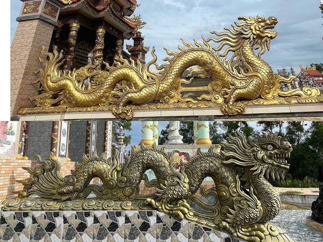 Đập chén bát xây lăng mộ: Chuyện thật ở ngôi làng khiến cả thế giới ngỡ ngàng- Ảnh 11. Đập chén bát xây lăng mộ: Chuyện thật ở ngôi làng khiến cả thế giới ngỡ ngàng- Ảnh 11.