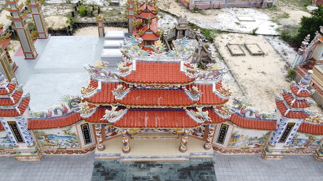 Đập chén bát xây lăng mộ: Chuyện thật ở ngôi làng khiến cả thế giới ngỡ ngàng- Ảnh 19. Đập chén bát xây lăng mộ: Chuyện thật ở ngôi làng khiến cả thế giới ngỡ ngàng- Ảnh 19.