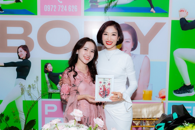 Hoa khôi Nguyễn Thu Hương chia sẻ bí quyết sống khỏe, đẹp và trẻ hóa tự nhiên - Ảnh 2.