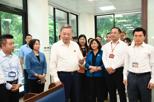 Hình ảnh Tổng Bí thư Tô Lâm tiếp xúc cử tri TP Hà Nội - Ảnh 10.