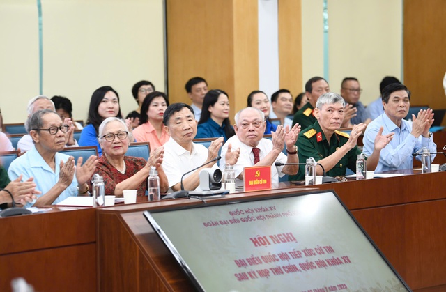 Hình ảnh Tổng Bí thư Tô Lâm tiếp xúc cử tri TP Hà Nội - Ảnh 6.