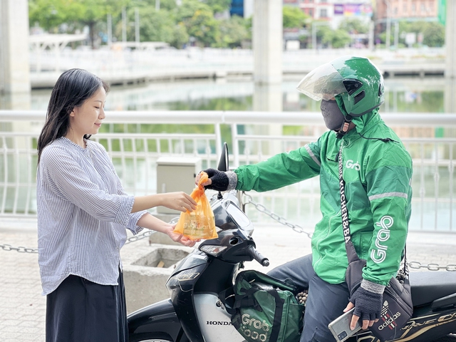 GrabMart đẩy mạnh các danh mục tiêu dùng thiết yếu- Ảnh 1. GrabMart đẩy mạnh các danh mục tiêu dùng thiết yếu- Ảnh 1.