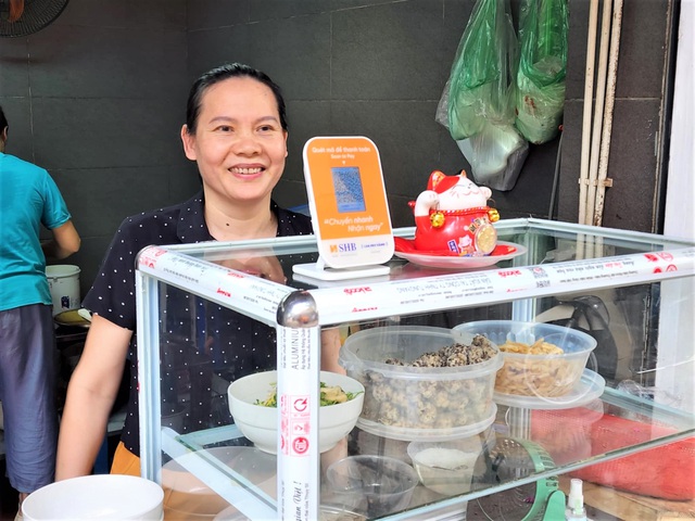 Khi tiểu thương chuyển mình, ngân hàng sẵn tay đỡ bước- Ảnh 1. Khi tiểu thương chuyển mình, ngân hàng sẵn tay đỡ bước- Ảnh 1.