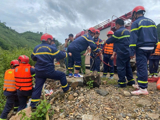 Cảnh báo hoàn lưu bão số 3 Wipha gây mưa rất to, đe dọa lũ quét, sạt lở đất tại hàng loạt địa phương - Ảnh 2.