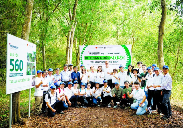 HEINEKEN đạt tham vọng bù hoàn nước tại Việt Nam- Ảnh 1. HEINEKEN đạt tham vọng bù hoàn nước tại Việt Nam- Ảnh 1.