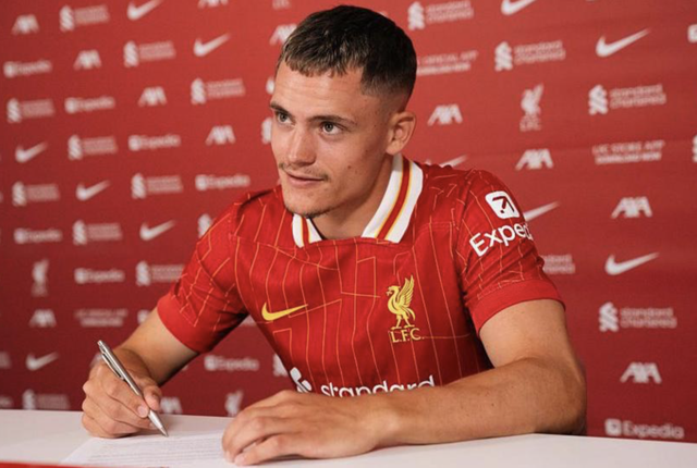 Liverpool dẫn đầu "đại tiệc chuyển nhượng" tại Premier League- Ảnh 1. Liverpool dẫn đầu "đại tiệc chuyển nhượng" tại Premier League- Ảnh 1.
