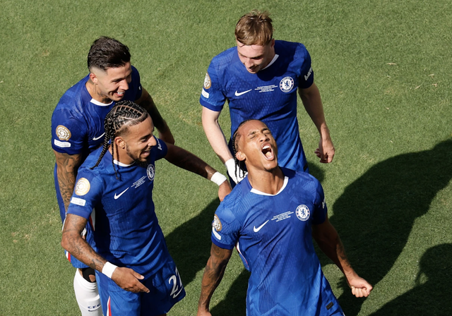 Liverpool dẫn đầu "đại tiệc chuyển nhượng" tại Premier League- Ảnh 3. Liverpool dẫn đầu "đại tiệc chuyển nhượng" tại Premier League- Ảnh 3.