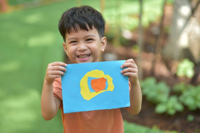Phương pháp giáo dục nào để trẻ cân bằng giữa thể chất, tinh thần và trí tuệ?- Ảnh 2. Phương pháp giáo dục nào để trẻ cân bằng giữa thể chất, tinh thần và trí tuệ?- Ảnh 2.