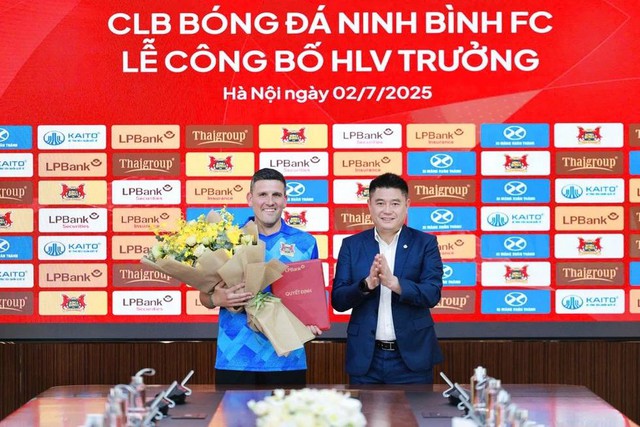 Tân HLV trưởng CLB Ninh Bình là ai? - Ảnh 3.