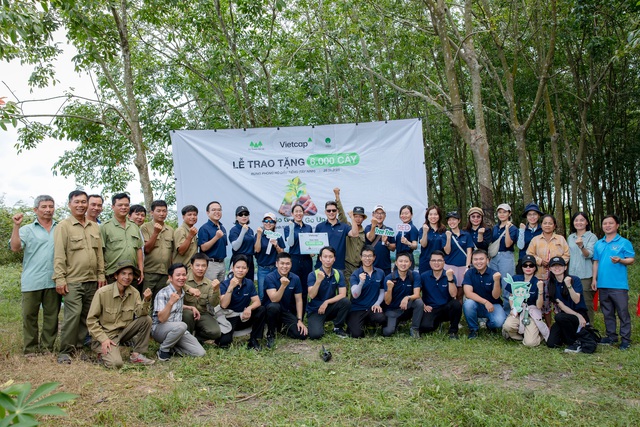 Vietcap trao tặng 6.000 cây tại rừng phòng hộ Dầu Tiếng - Ảnh 1.