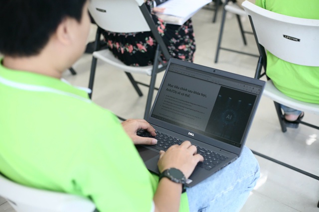 VWS tập huấn “ứng dụng AI”cho công nhân viên: Từng bước đưa công nghệ vào thực tiễn - Ảnh 3.