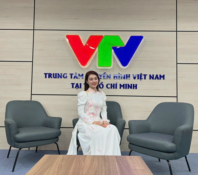 Ca sĩ Minh Khuê ủng hộ đồng bào vùng bão lũ tại miền tây Nghệ An- Ảnh 5. Ca sĩ Minh Khuê ủng hộ đồng bào vùng bão lũ tại miền tây Nghệ An- Ảnh 5.