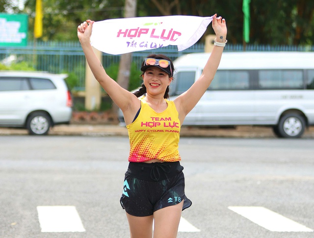 Những hình ảnh vui nhộn tại giải marathon quốc tế đầu tiên của TP Cần Thơ mới- Ảnh 9. Những hình ảnh vui nhộn tại giải marathon quốc tế đầu tiên của TP Cần Thơ mới- Ảnh 9.