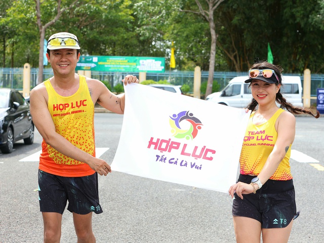 Những hình ảnh vui nhộn tại giải marathon quốc tế đầu tiên của TP Cần Thơ mới- Ảnh 11. Những hình ảnh vui nhộn tại giải marathon quốc tế đầu tiên của TP Cần Thơ mới- Ảnh 11.