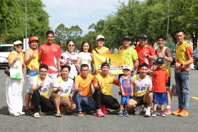 Những hình ảnh vui nhộn tại giải marathon quốc tế đầu tiên của TP Cần Thơ mới- Ảnh 15. Những hình ảnh vui nhộn tại giải marathon quốc tế đầu tiên của TP Cần Thơ mới- Ảnh 15.