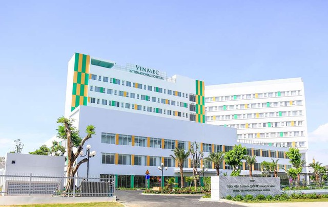 Vinmec Đà Nẵng: Bệnh nhân Úc thoát cơn đau 2 năm chỉ sau 1 giờ phẫu thuật- Ảnh 3. Vinmec Đà Nẵng: Bệnh nhân Úc thoát cơn đau 2 năm chỉ sau 1 giờ phẫu thuật- Ảnh 3.