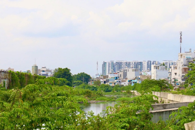 Chùm ảnh: Sốt ruột với dự án cải tạo kênh Tham Lương- Ảnh 2. Chùm ảnh: Sốt ruột với dự án cải tạo kênh Tham Lương- Ảnh 2.