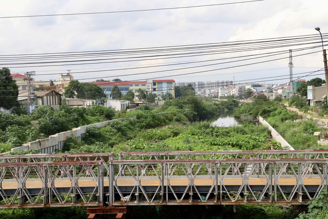 Chùm ảnh: Sốt ruột với dự án cải tạo kênh Tham Lương- Ảnh 4. Chùm ảnh: Sốt ruột với dự án cải tạo kênh Tham Lương- Ảnh 4.
