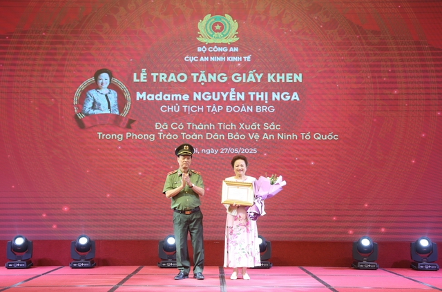 Tập đoàn BRG nhận giấy khen trong phong trào "Toàn dân Bảo vệ An ninh Tổ quốc năm 2024" - Ảnh 2.